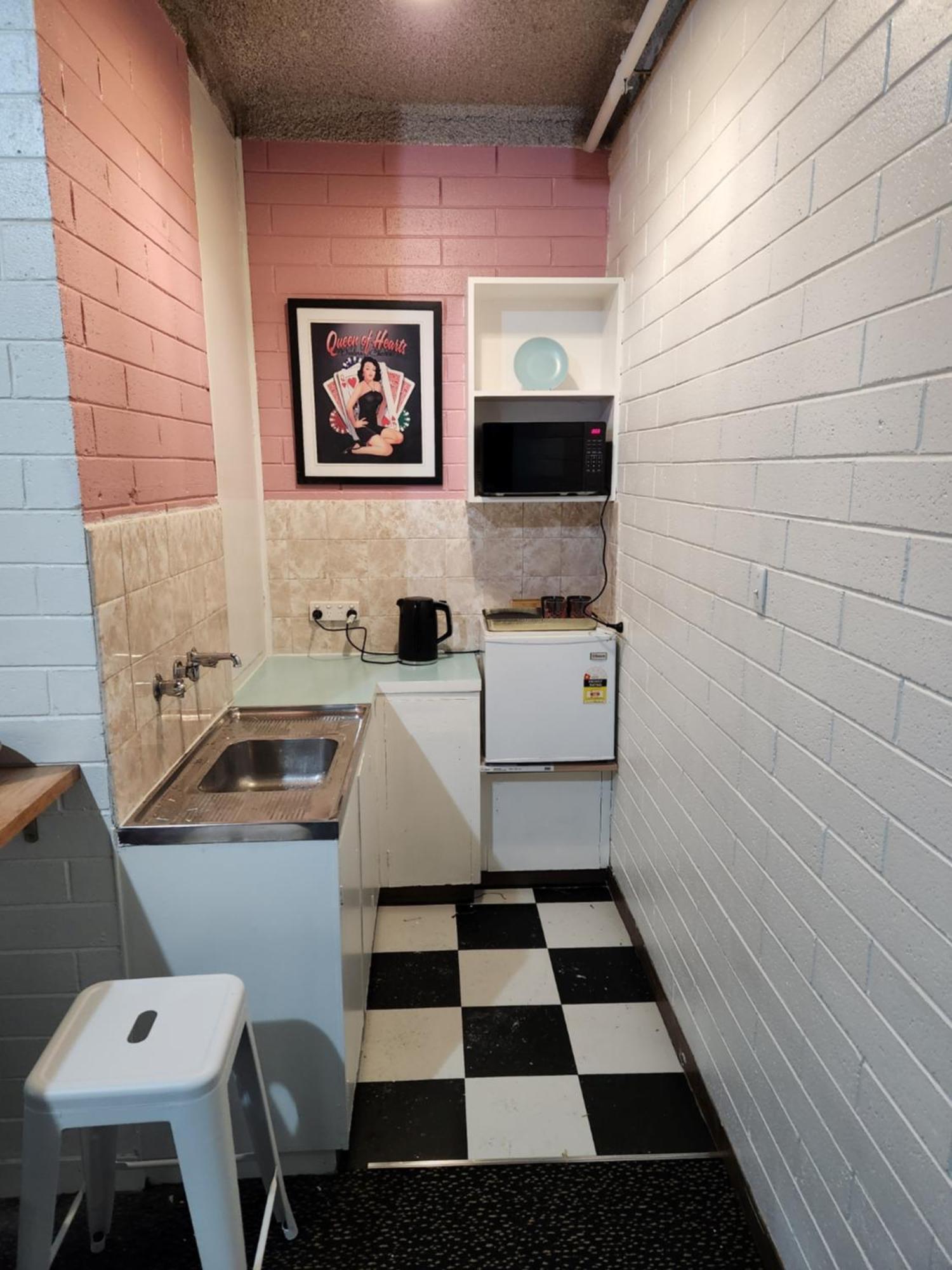 West End Motel & Backpackers Adelaide Exteriör bild